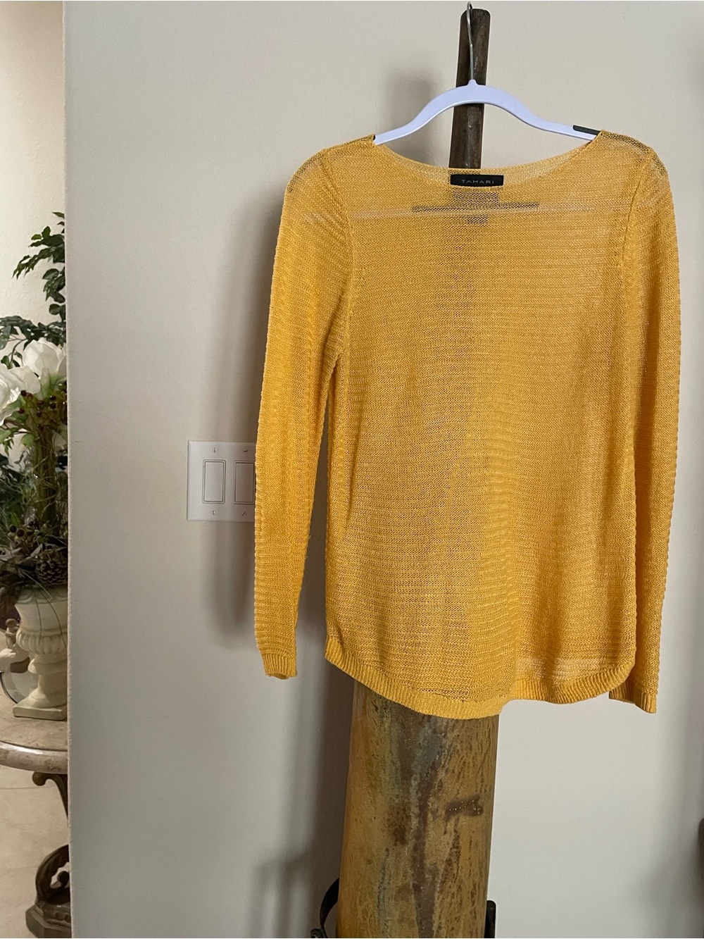 TAHARI Mustard Yellow Lightweight 100% Linen Open-Knit Pullover Ladies M